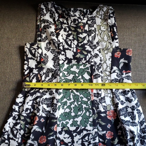 Zara Keyhole back sleeveless dress - Picture 7 of 8